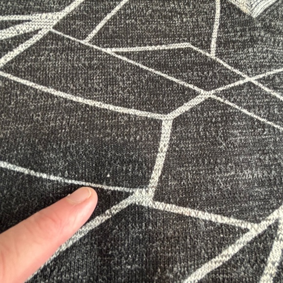 GG Collection made in Canada lightweight asymmetric hem sweater sz LG - Picture 15 of 15